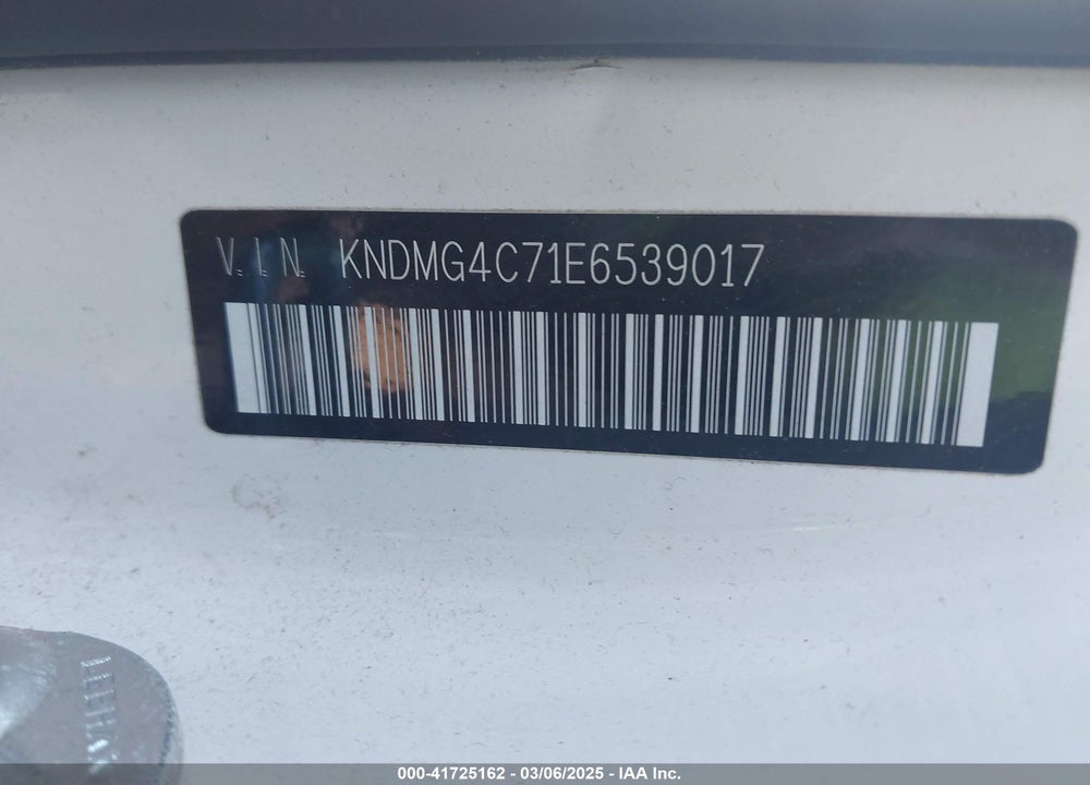 2014 KIA SEDONA LX VIN: KNDMG4C71E6539017