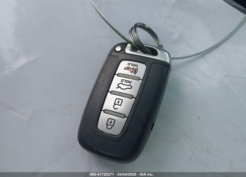 2015 HYUNDAI SONATA HYBRID VIN: KMHEC4A42FA137719