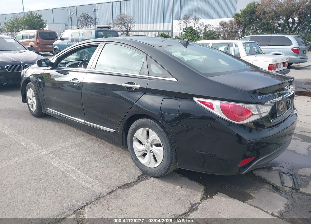 2015 HYUNDAI SONATA HYBRID VIN: KMHEC4A42FA137719