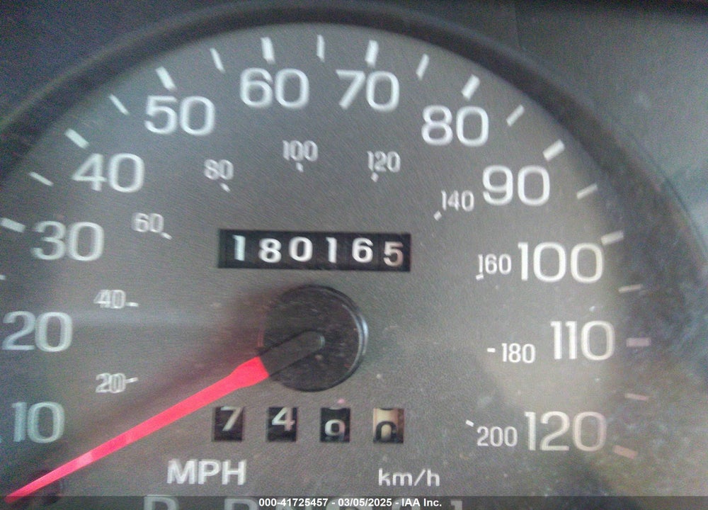 2002 MERCURY GRAND MARQUIS LS VIN: 2MEFM75W72X623901