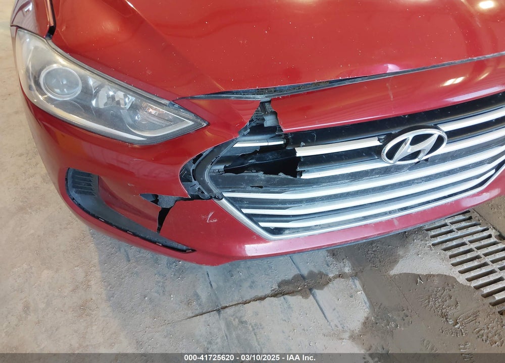 2017 HYUNDAI ELANTRA VIN: 5NPD84LF2HH189153