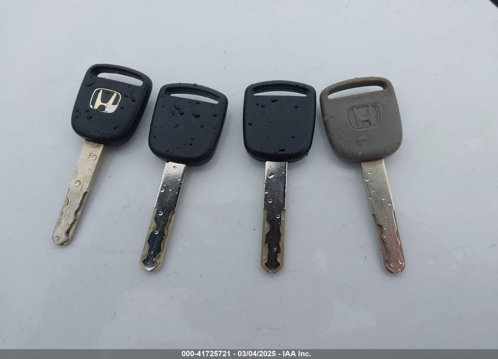 2005 HONDA ELEMENT VIN: 5J6YH18625L004352