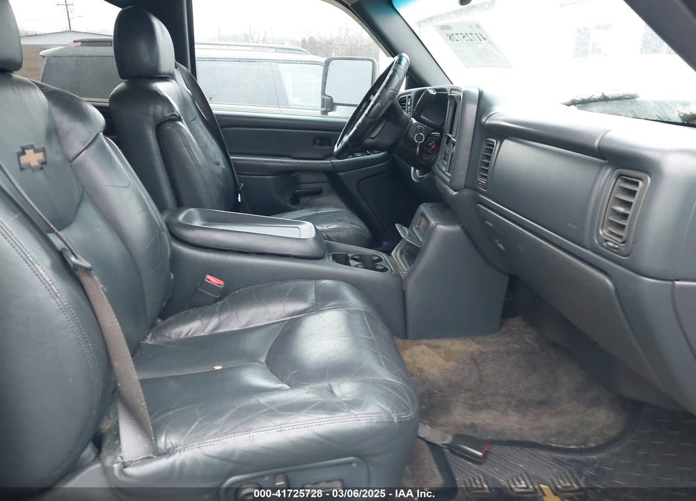 2002 CHEVROLET AVALANCHE 1500 VIN: 3GNEK13T82G322323