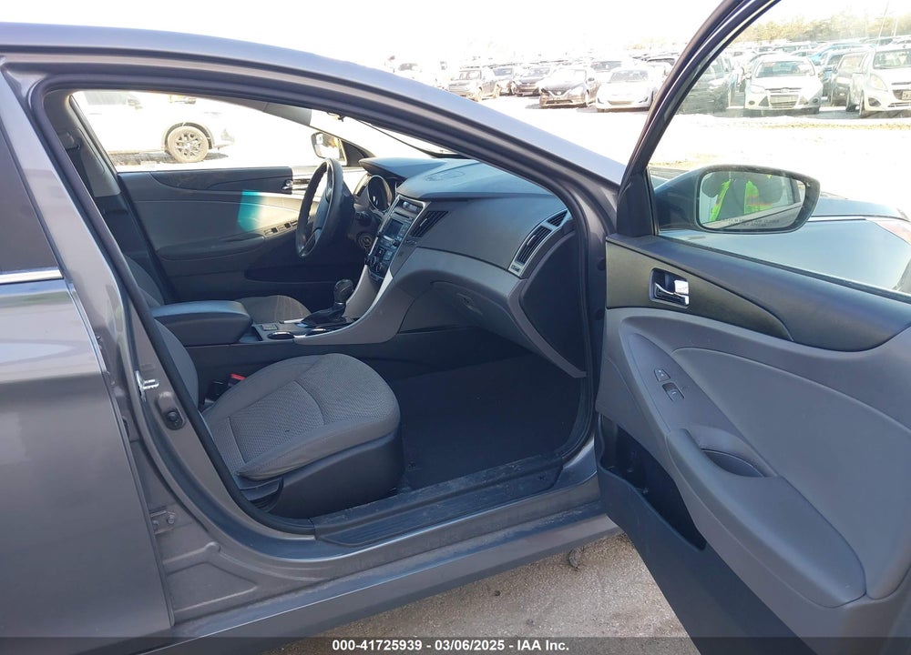 2014 HYUNDAI SONATA VIN: 5NPEB4AC5EH902444