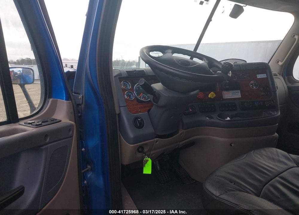 2017 FREIGHTLINER CASCADIA 125 --- VIN: 3AKJGLDR7HSHR5391
