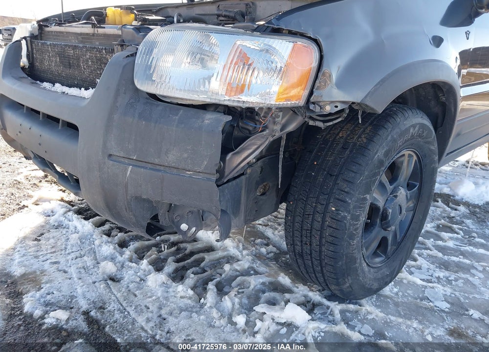 2002 FORD ESCAPE VIN: 1FMYU04142KB76322