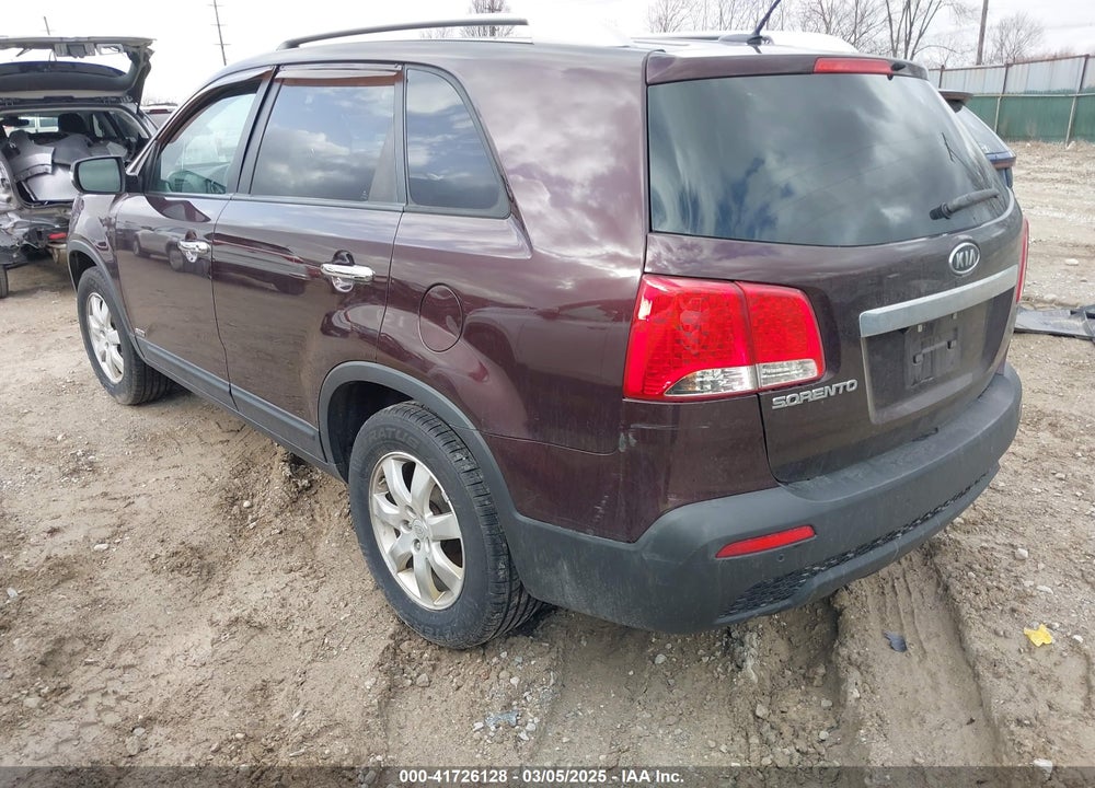 2011 KIA SORENTO VIN: 5XYKTDA11BG085202