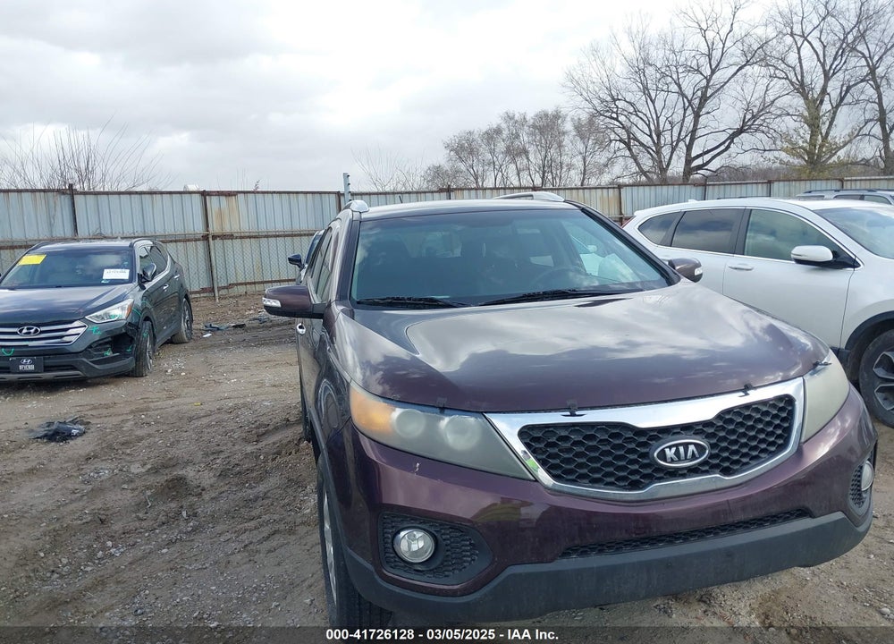 2011 KIA SORENTO VIN: 5XYKTDA11BG085202