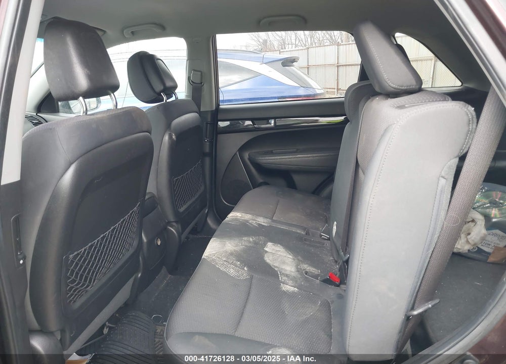 2011 KIA SORENTO VIN: 5XYKTDA11BG085202
