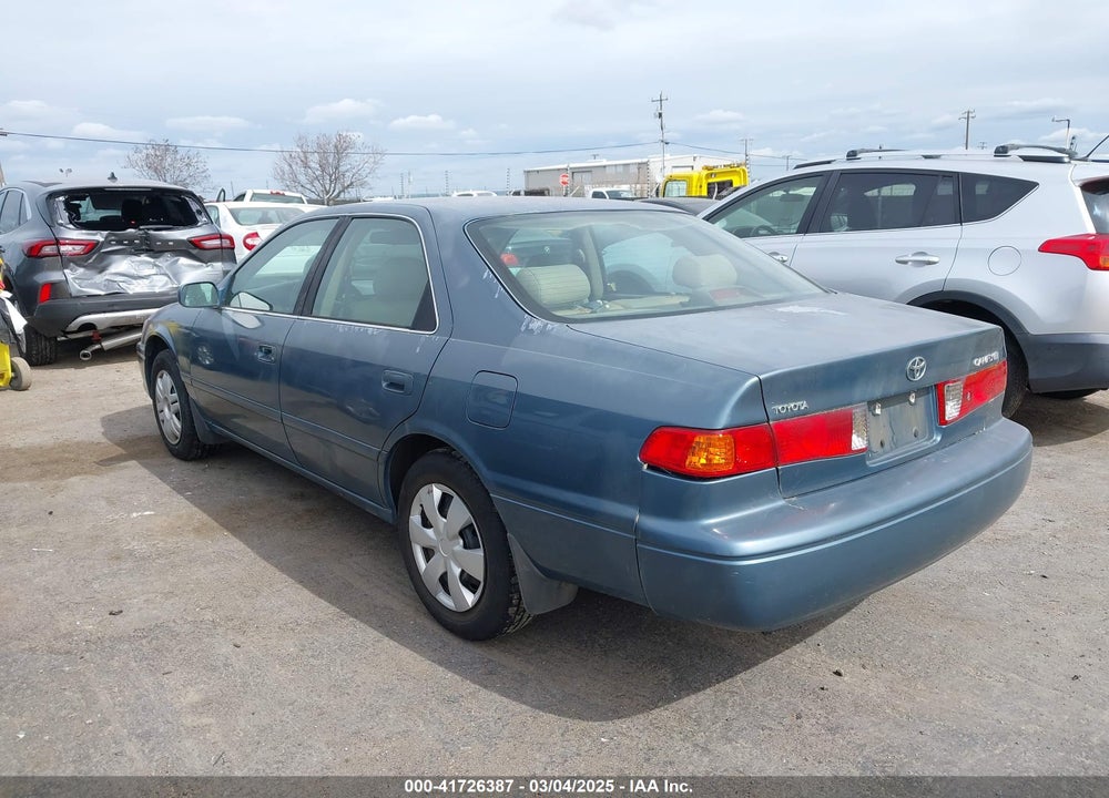 2001 TOYOTA CAMRY LE VIN: 4T1BG22K11U802464