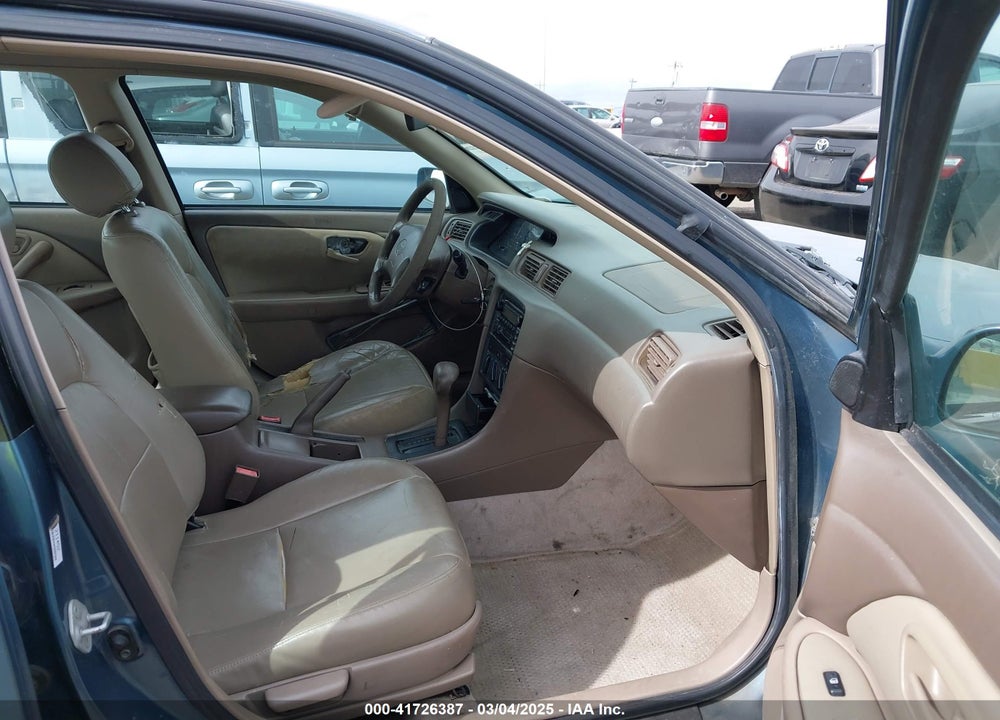 2001 TOYOTA CAMRY LE VIN: 4T1BG22K11U802464
