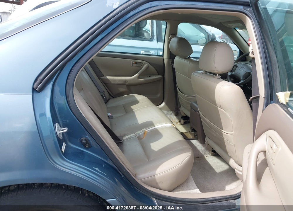 2001 TOYOTA CAMRY LE VIN: 4T1BG22K11U802464