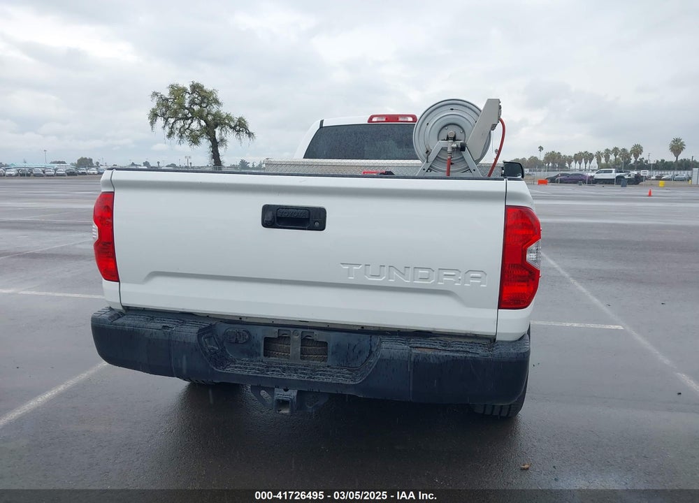 2017 TOYOTA TUNDRA SR 5.7L V8 VIN: 5TFNY5F12HX215765