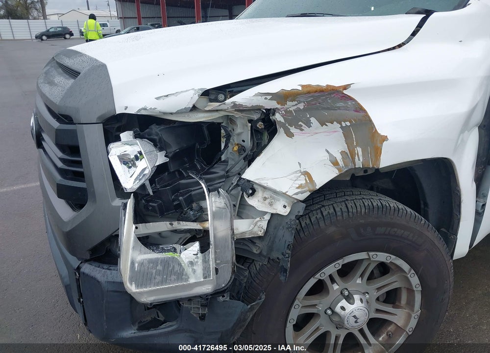 2017 TOYOTA TUNDRA SR 5.7L V8 VIN: 5TFNY5F12HX215765