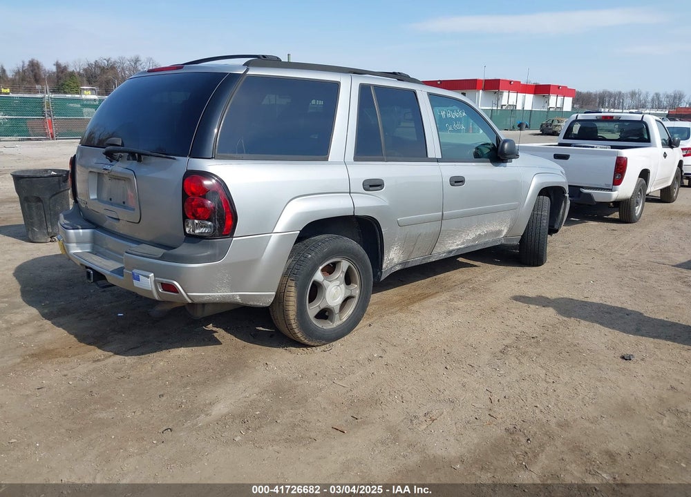 2008 CHEVROLET TRAILBLAZER VIN: 1GNDS13S882228009