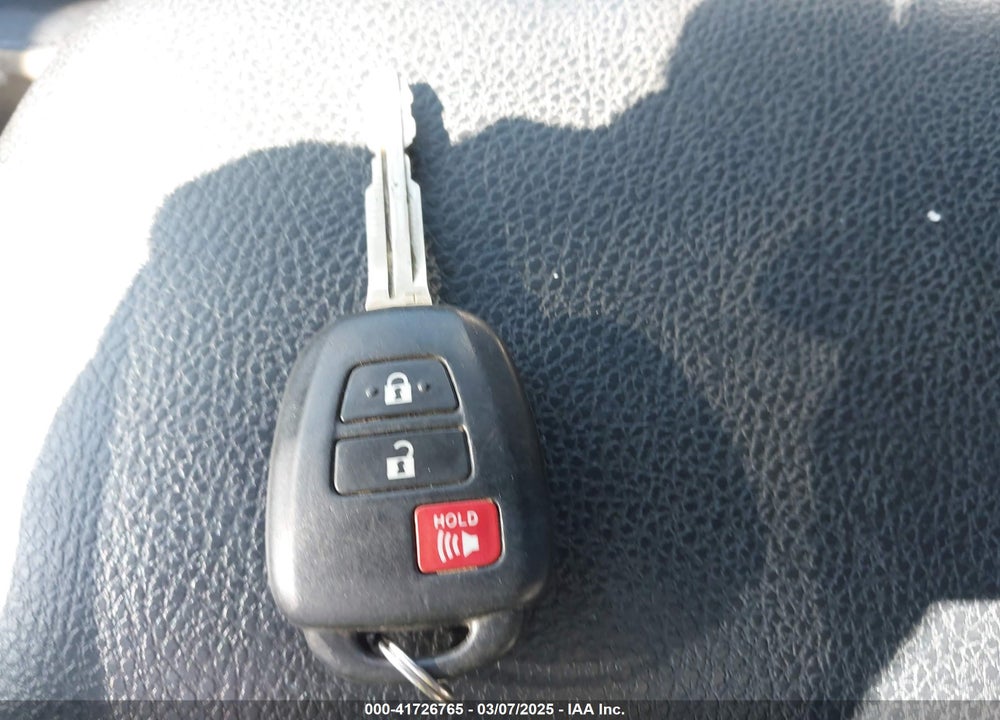 2015 TOYOTA RAV4 XLE VIN: 2T3RFREV5FW256198