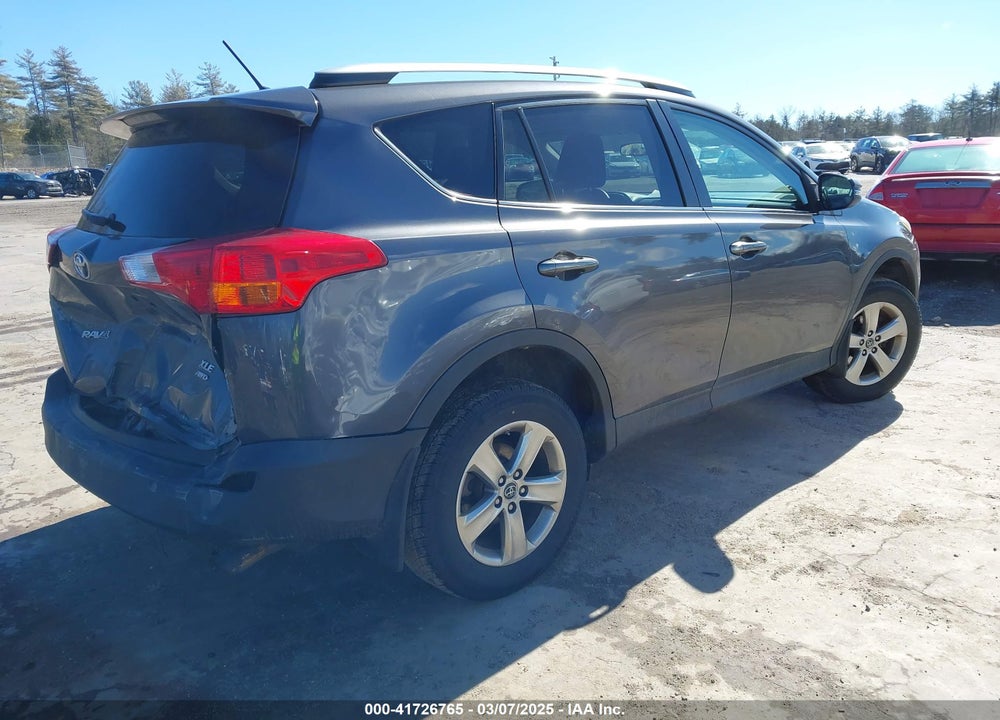 2015 TOYOTA RAV4 XLE VIN: 2T3RFREV5FW256198