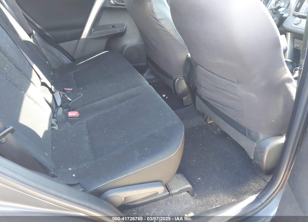 2015 TOYOTA RAV4 XLE VIN: 2T3RFREV5FW256198