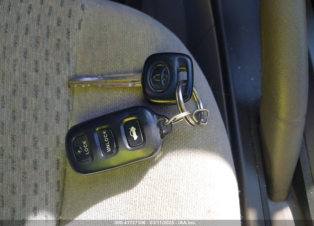 2002 TOYOTA CAMRY LE/XLE/SE VIN: 4T1BE32K92U049618