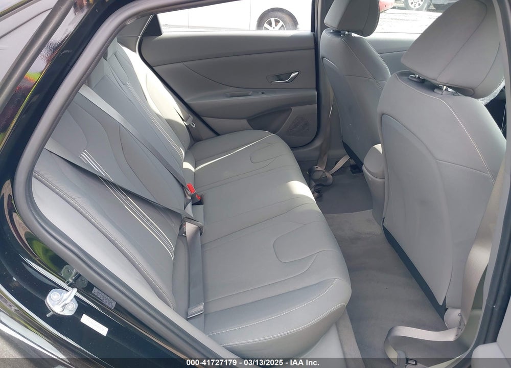 2023 HYUNDAI ELANTRA VIN: KMHLM4AG4PU633183