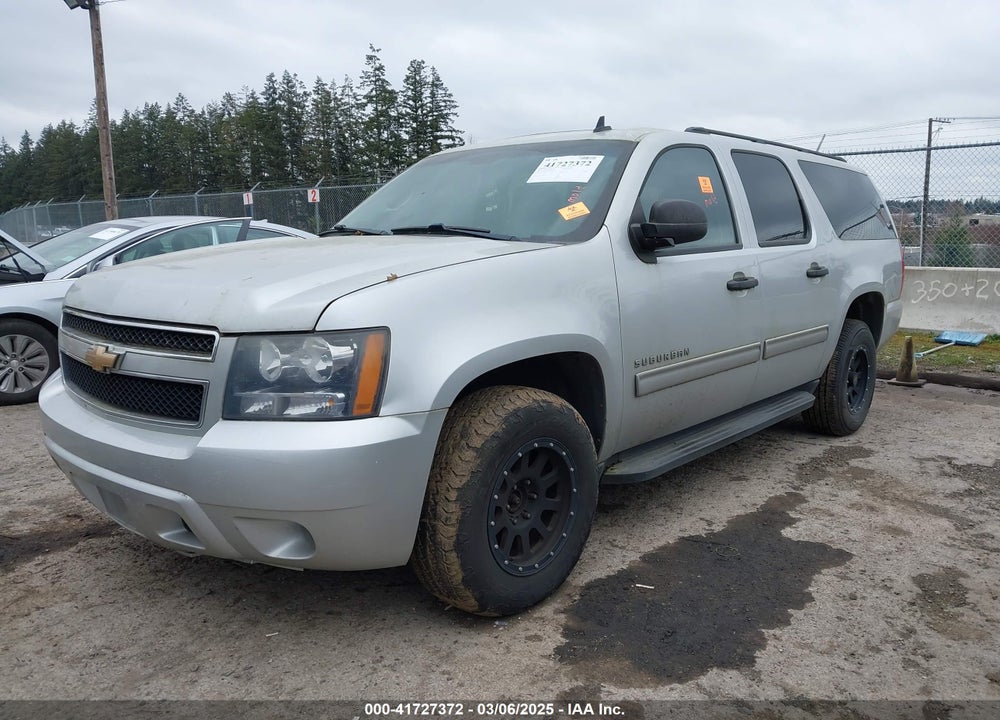 2010 CHEVROLET SUBURBAN 1500 VIN: 1GNUKHE33AR254447