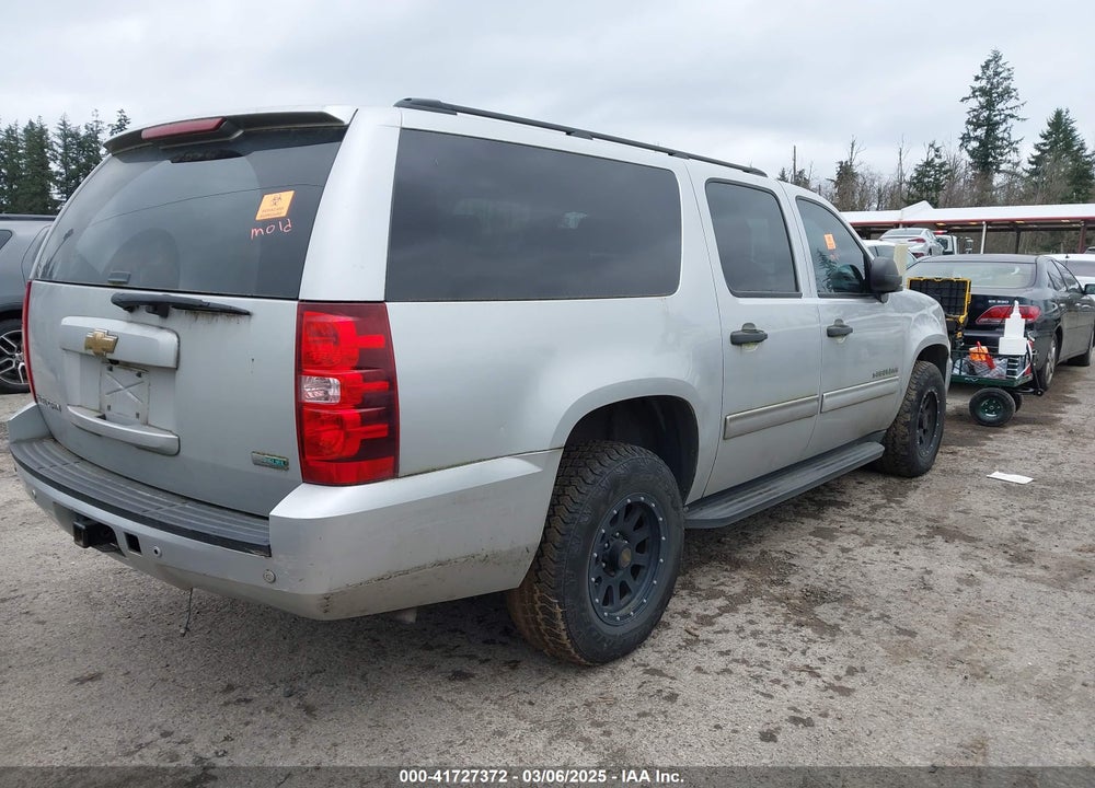 2010 CHEVROLET SUBURBAN 1500 VIN: 1GNUKHE33AR254447
