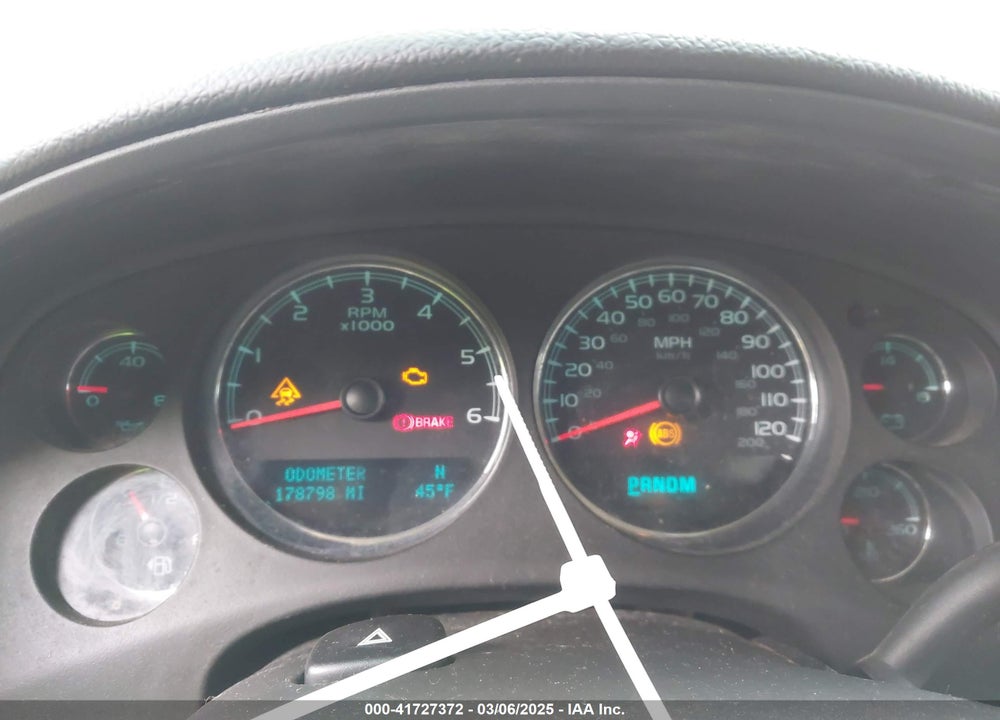 2010 CHEVROLET SUBURBAN 1500 VIN: 1GNUKHE33AR254447