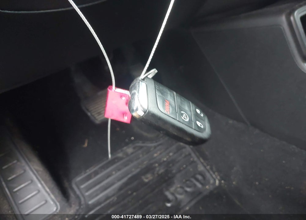 2021 JEEP RENEGADE LATITUDE FWD VIN: ZACNJCBB0MPM38811