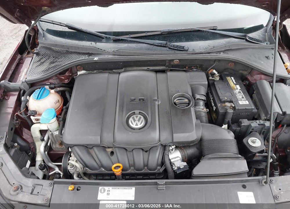 2013 VOLKSWAGEN PASSAT VIN: 1VWBP7A36DC095185
