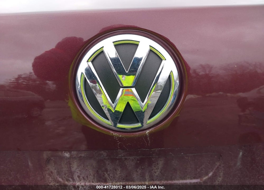 2013 VOLKSWAGEN PASSAT VIN: 1VWBP7A36DC095185