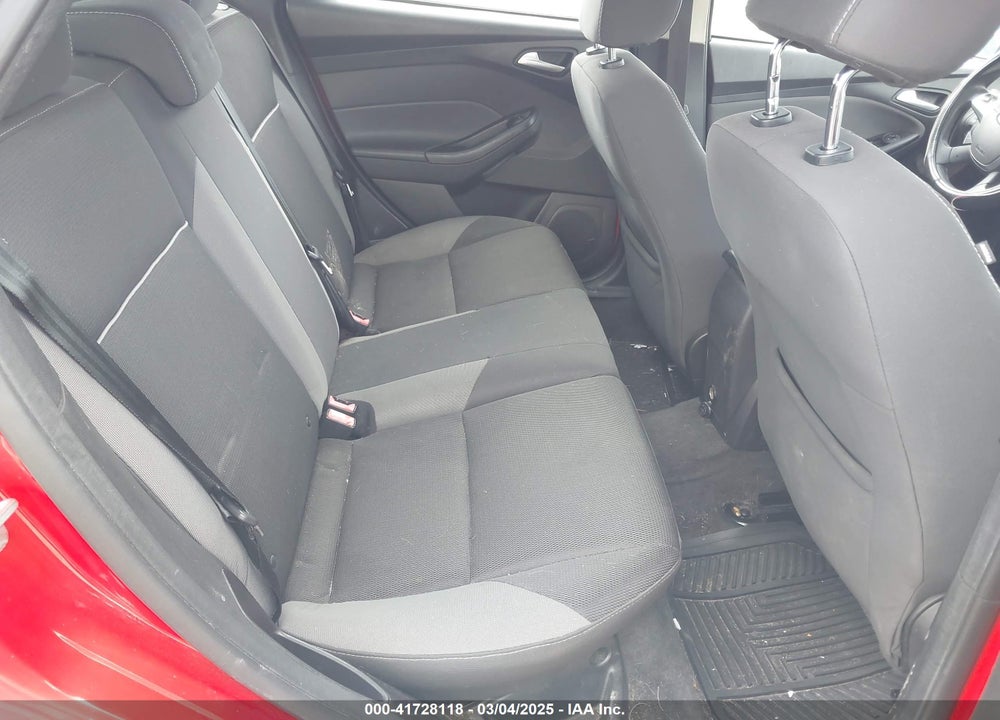 2014 FORD FOCUS VIN: 1FADP3K27EL302765