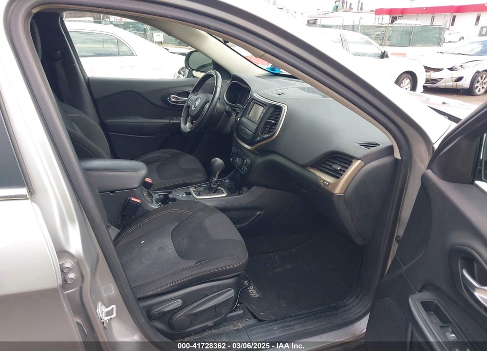2015 JEEP CHEROKEE VIN: 1C4PJMCB9FW739065