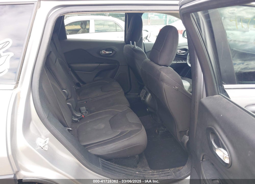 2015 JEEP CHEROKEE VIN: 1C4PJMCB9FW739065