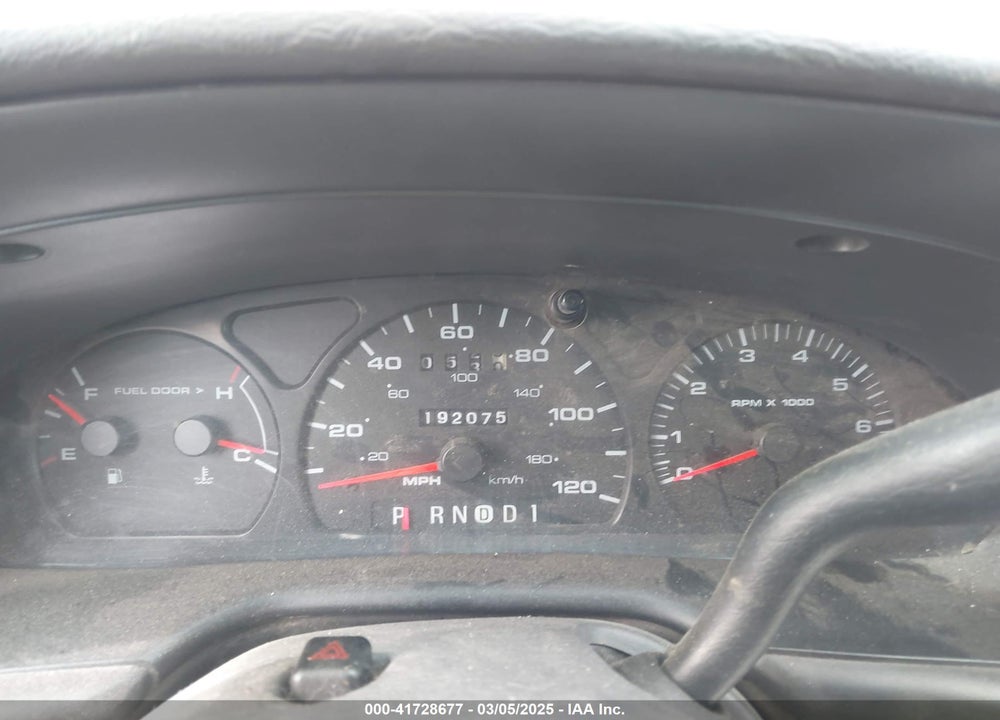 2000 FORD TAURUS VIN: 1FAFP55U5YG128113