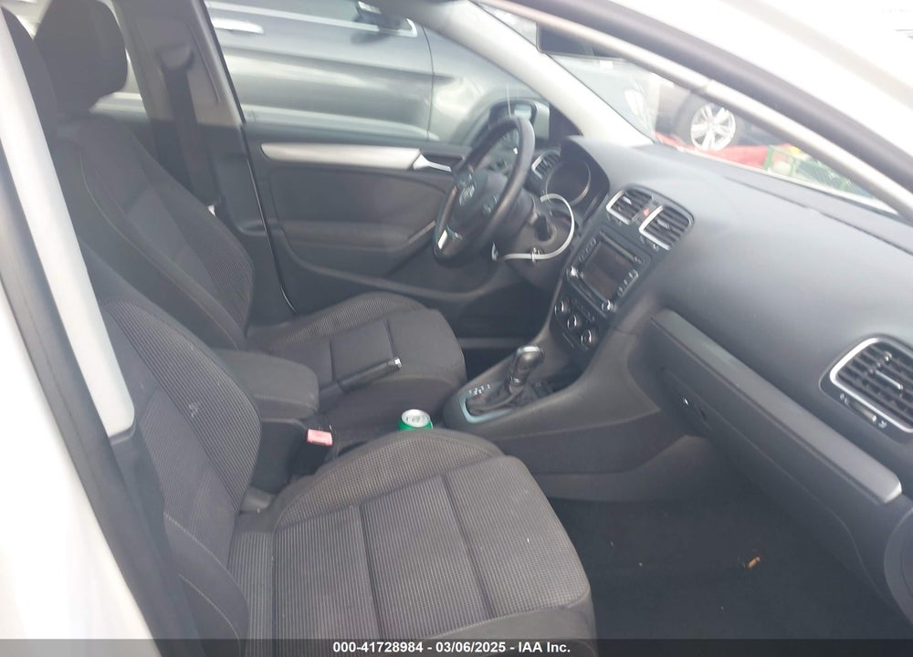 2011 VOLKSWAGEN GOLF VIN: WVWDM9AJ4BW217990