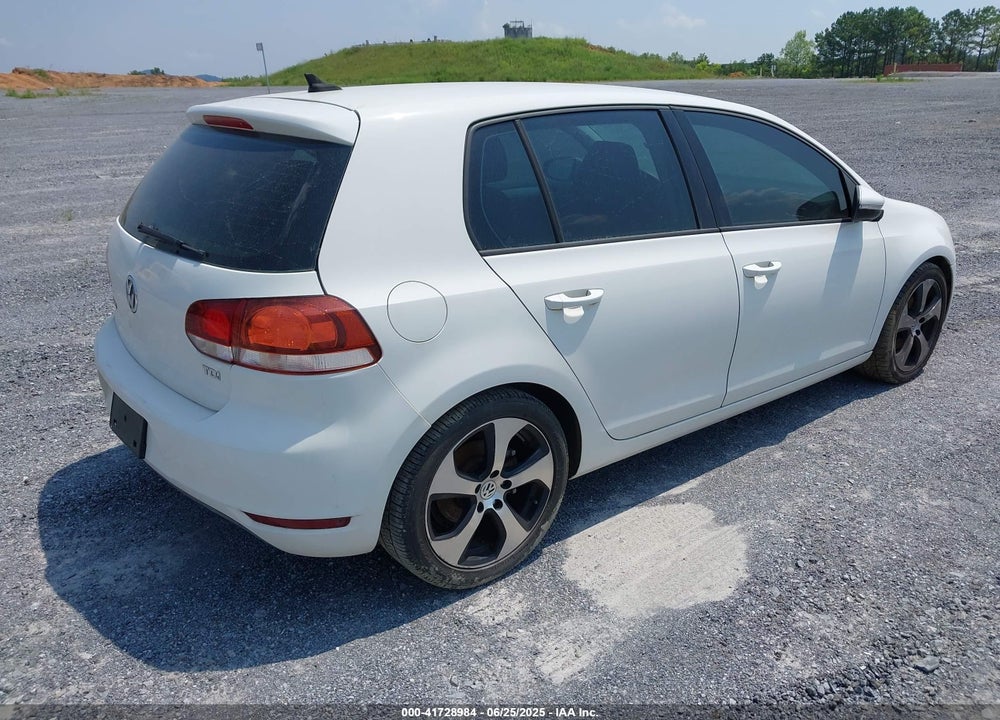 2011 VOLKSWAGEN GOLF VIN: WVWDM9AJ4BW217990