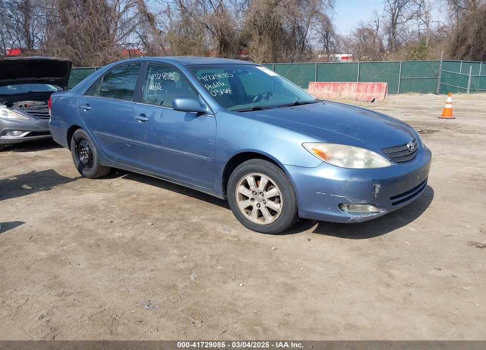 2004 TOYOTA CAMRY XLE VIN: 4T1BE30K34U811153