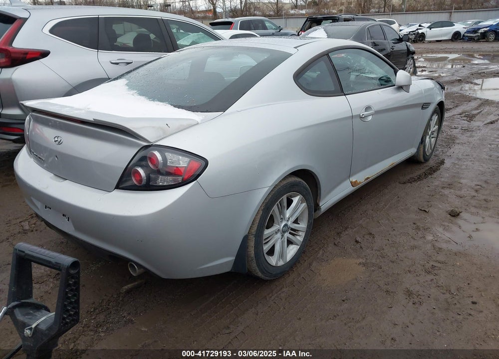 2008 HYUNDAI TIBURON VIN: KMHHM66D08U268552