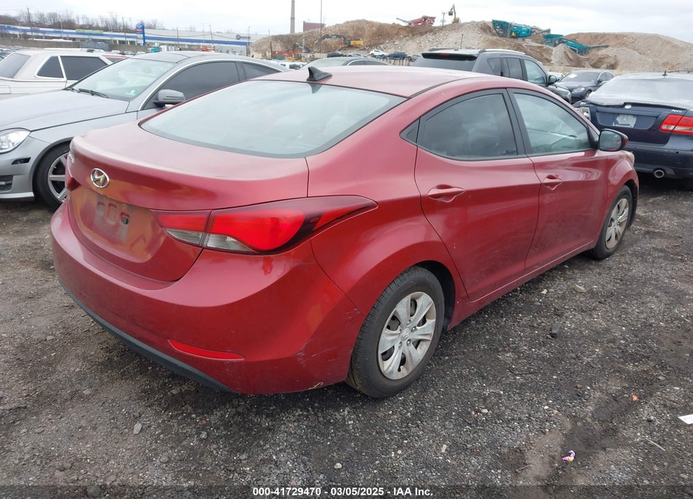 2016 HYUNDAI ELANTRA VIN: 5NPDH4AE1GH725793