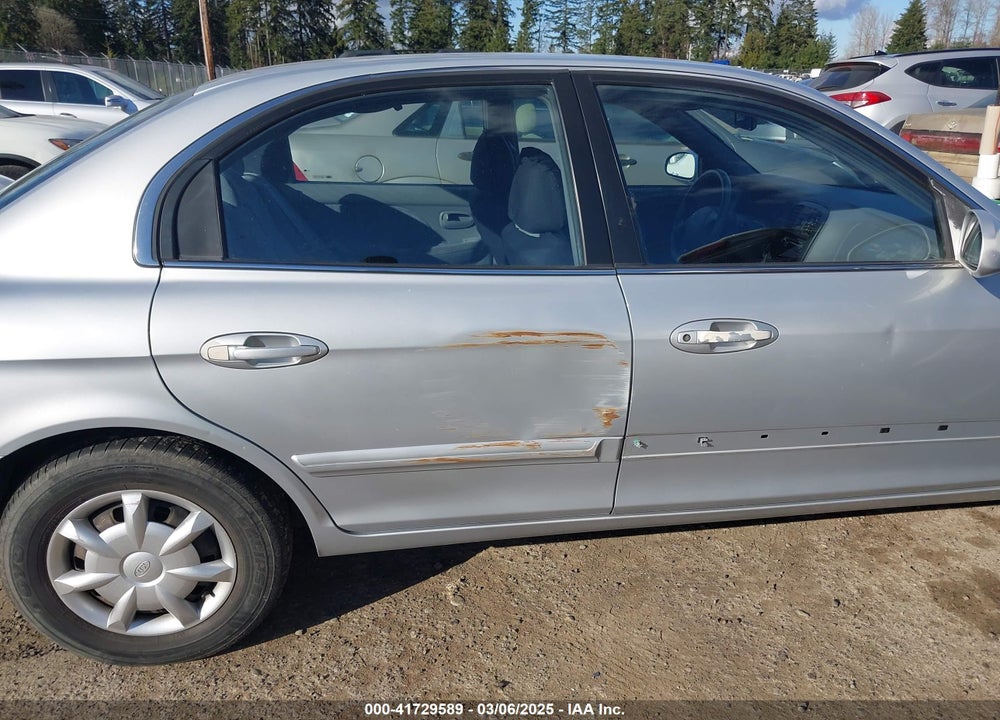 2001 KIA OPTIMA VIN: KNAGD126115032175