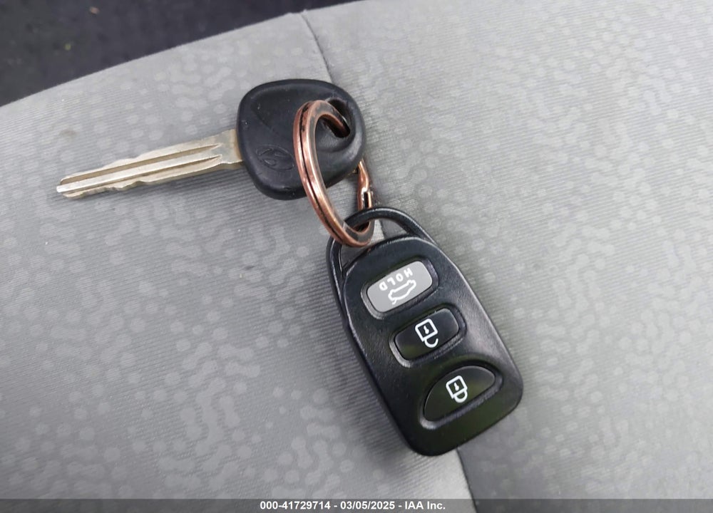 2010 HYUNDAI ELANTRA VIN: KMHDU4AD3AU917812