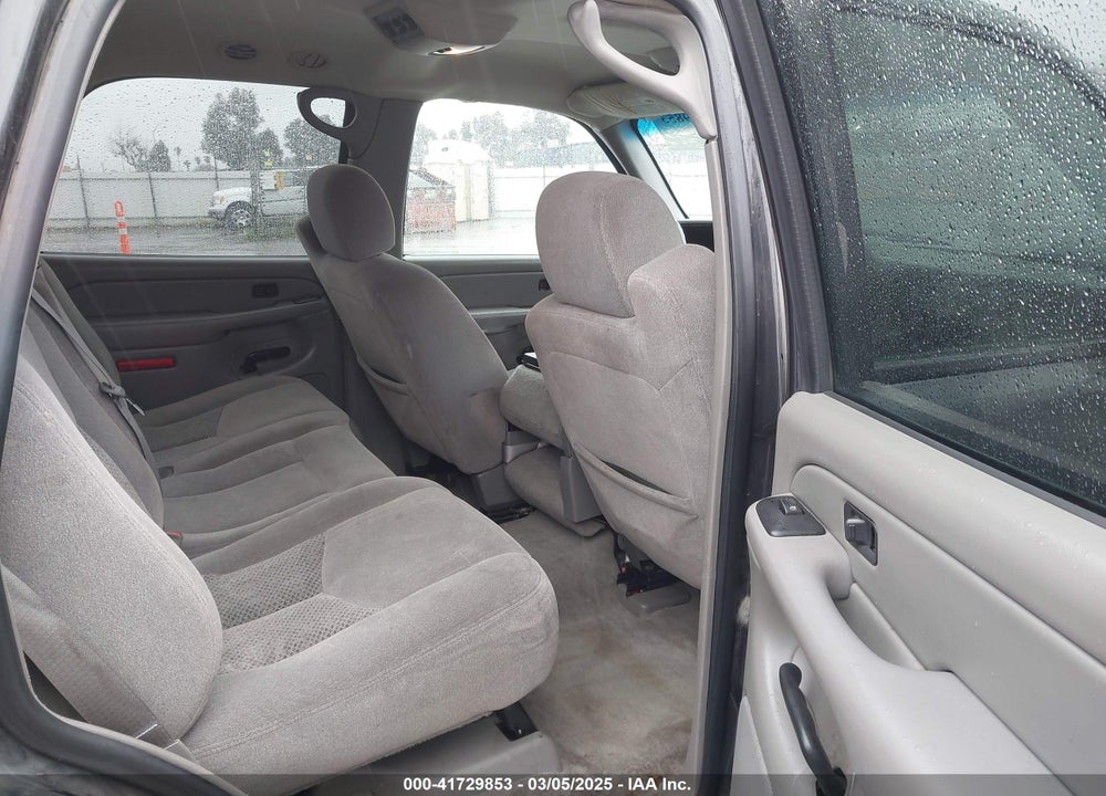 2005 CHEVROLET TAHOE LS VIN: 1GNEC13V95J257290