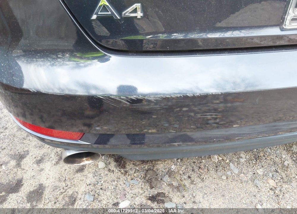 2018 AUDI A4 VIN: WAUDNAF4XJA060752