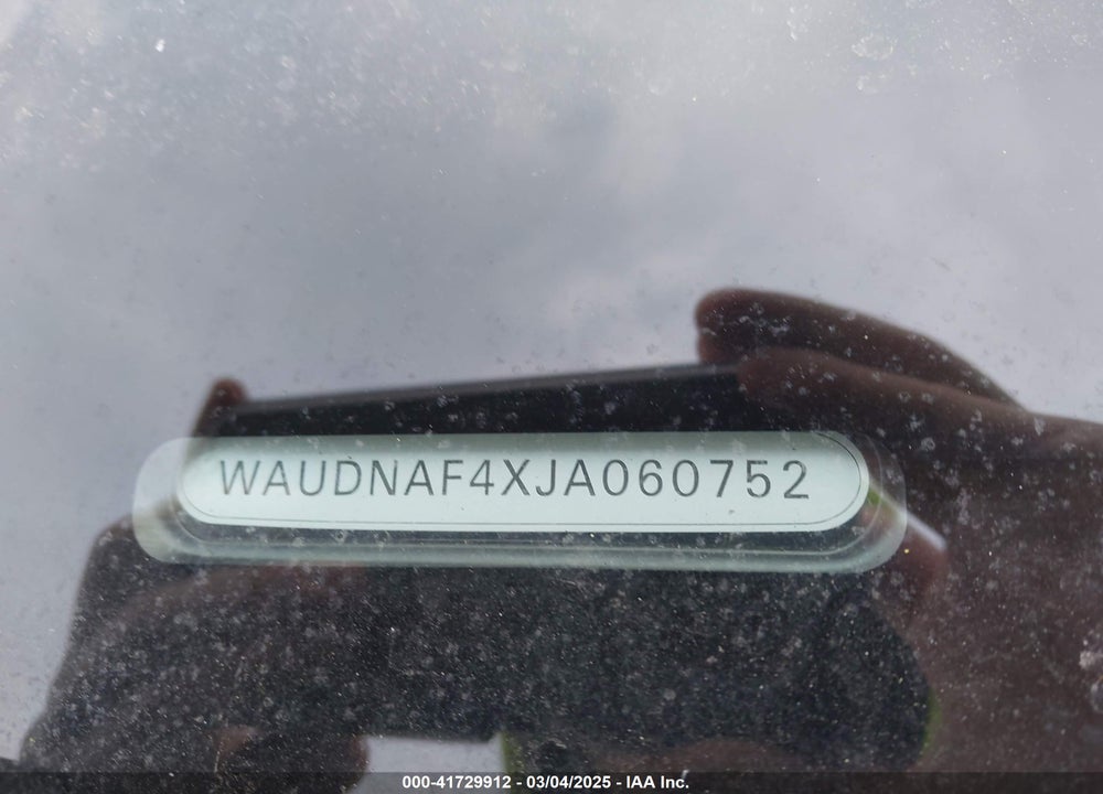 2018 AUDI A4 VIN: WAUDNAF4XJA060752