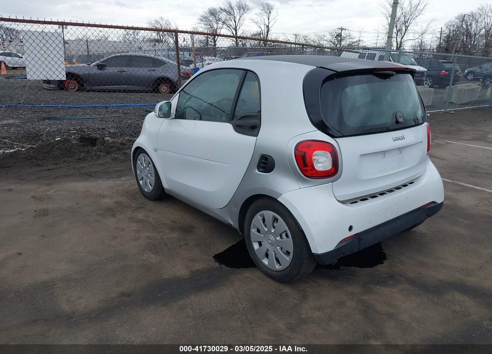 2016 SMART FORTWO VIN: WMEFJ5DA9GK046904