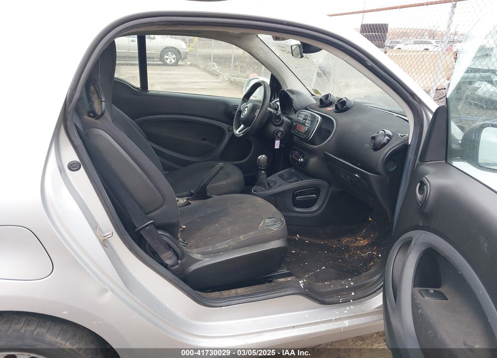 2016 SMART FORTWO VIN: WMEFJ5DA9GK046904