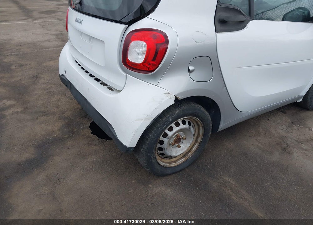 2016 SMART FORTWO VIN: WMEFJ5DA9GK046904