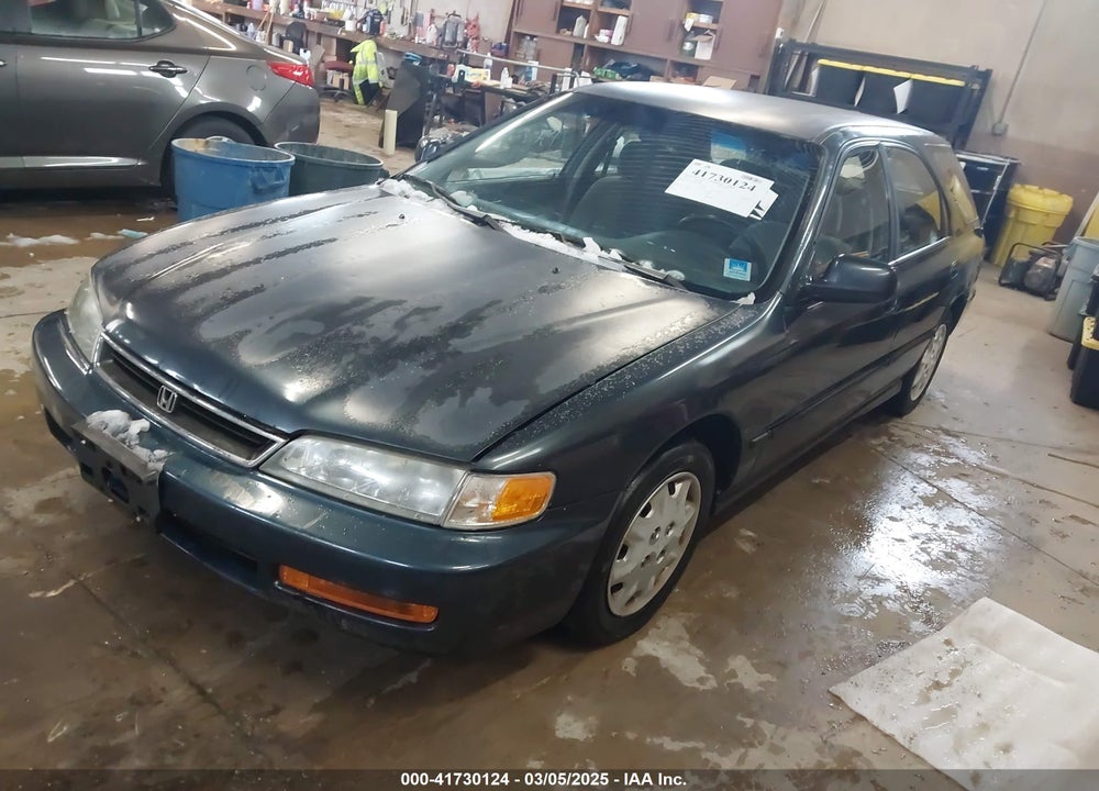 1997 HONDA ACCORD LX VIN: 1HGCE1720VA005911