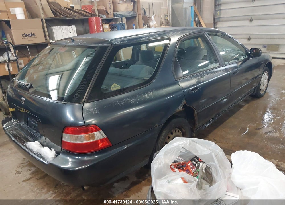 1997 HONDA ACCORD LX VIN: 1HGCE1720VA005911