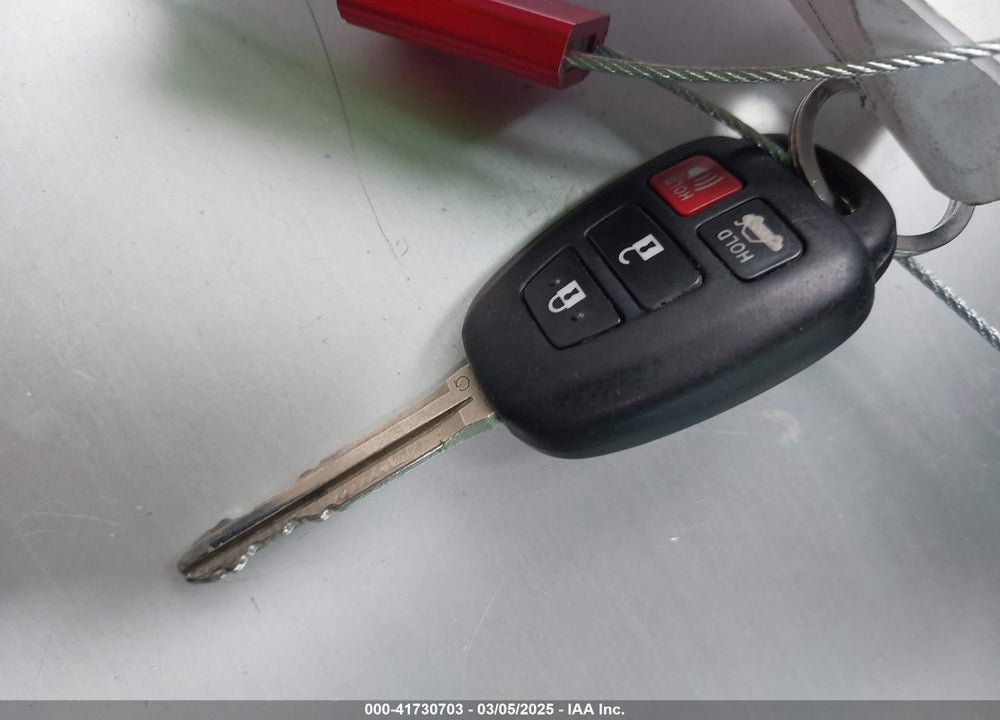 2013 TOYOTA CAMRY SE VIN: 4T1BF1FK2DU680872